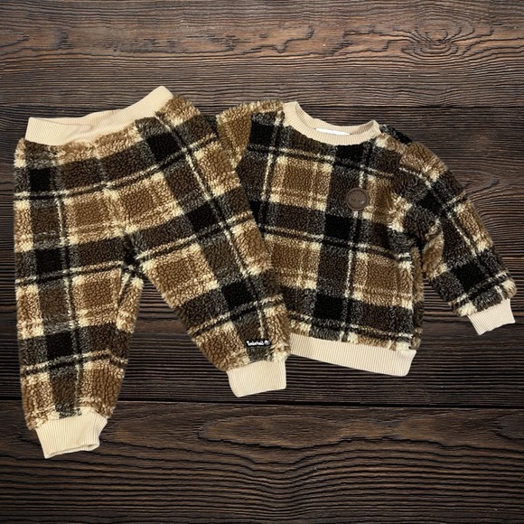 Timberland Other - Timberland Kids 12M Brown Plaid Sherpa Fleece Sweatshirt and Pants‎ Set